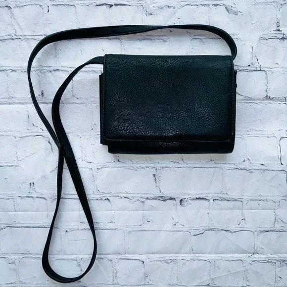 Nwot Women’s GH Bass Company Leather Crossbody Purse - Picture 2 of 8